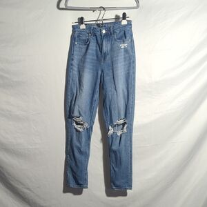 American Eagle Ripped Blue Ankle Jeans Size 0 Great Condition